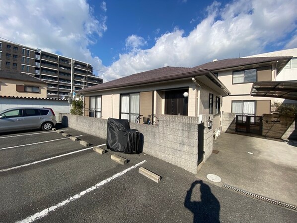 青木町貸戸建の物件外観写真